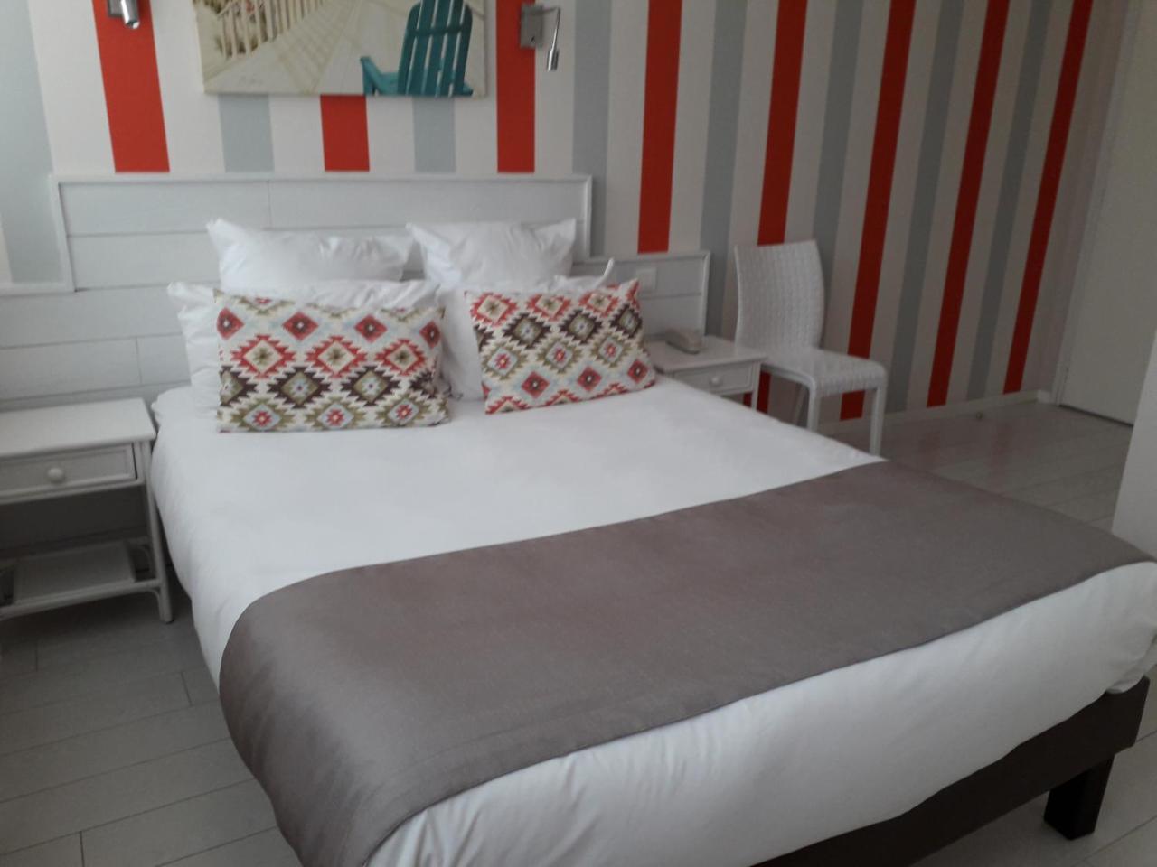 Hotel The Originals Miramar, Royan Pontaillac Экстерьер фото